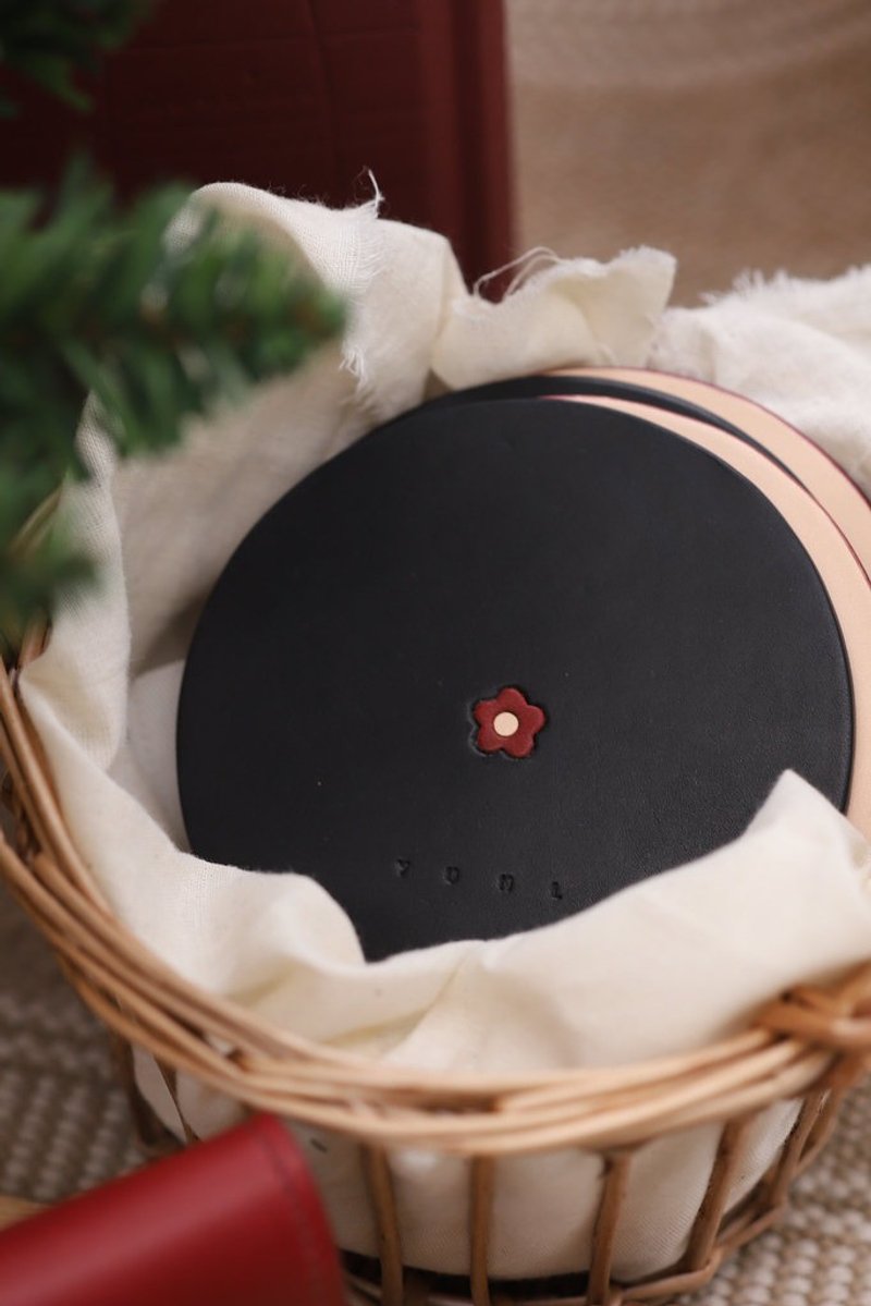 生活系列-黑色小花杯墊 - 其他 - 真皮 黑色