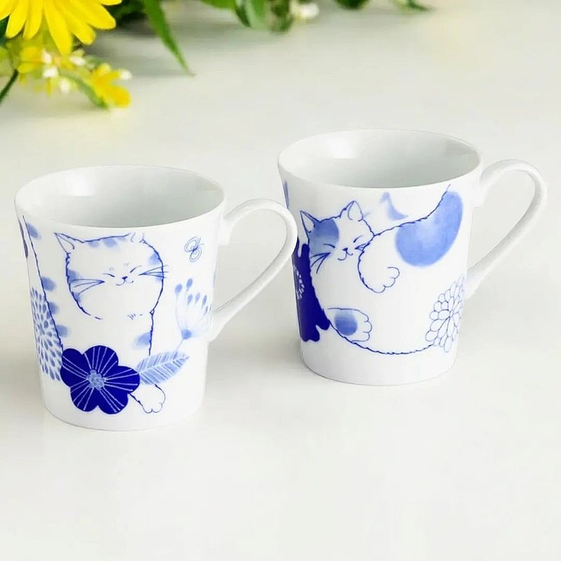 美濃燒-【Mugi&Sora】圓圓悠閒貓染付馬克杯組(兩入一組) - 咖啡杯/馬克杯 - 瓷 白色