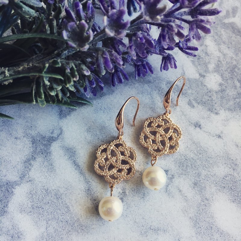 Rose Gold Ruyi Freshwater Pearl Earrings