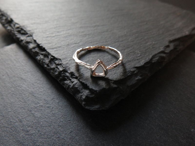 único Series - Triangle iii (925 Sterling Silver Ring)