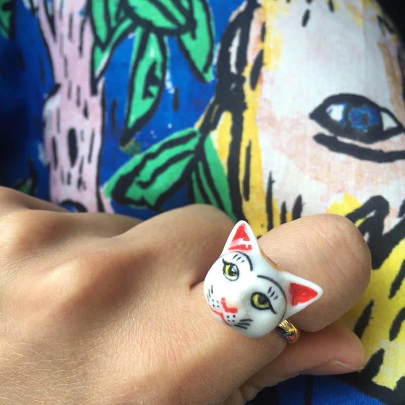 Lucky Cat ceramic ring