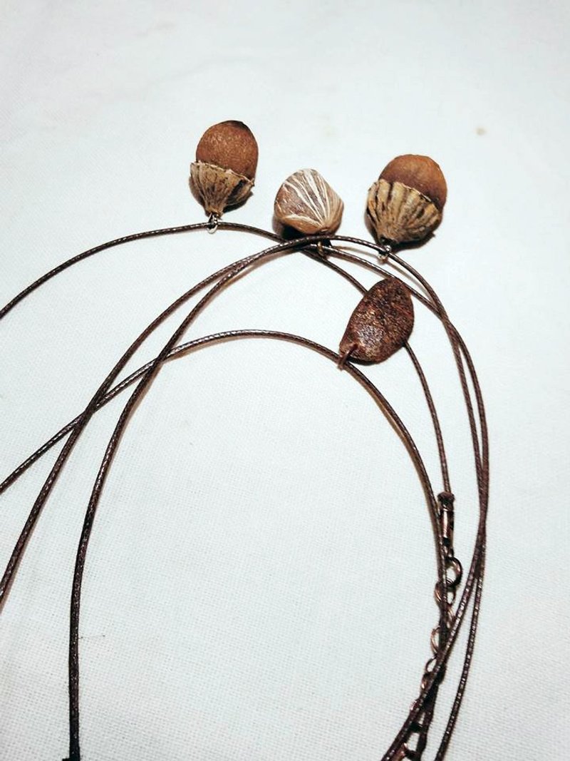 <I am a seed> Small fruit handmade natural necklace short chain clavicle chain