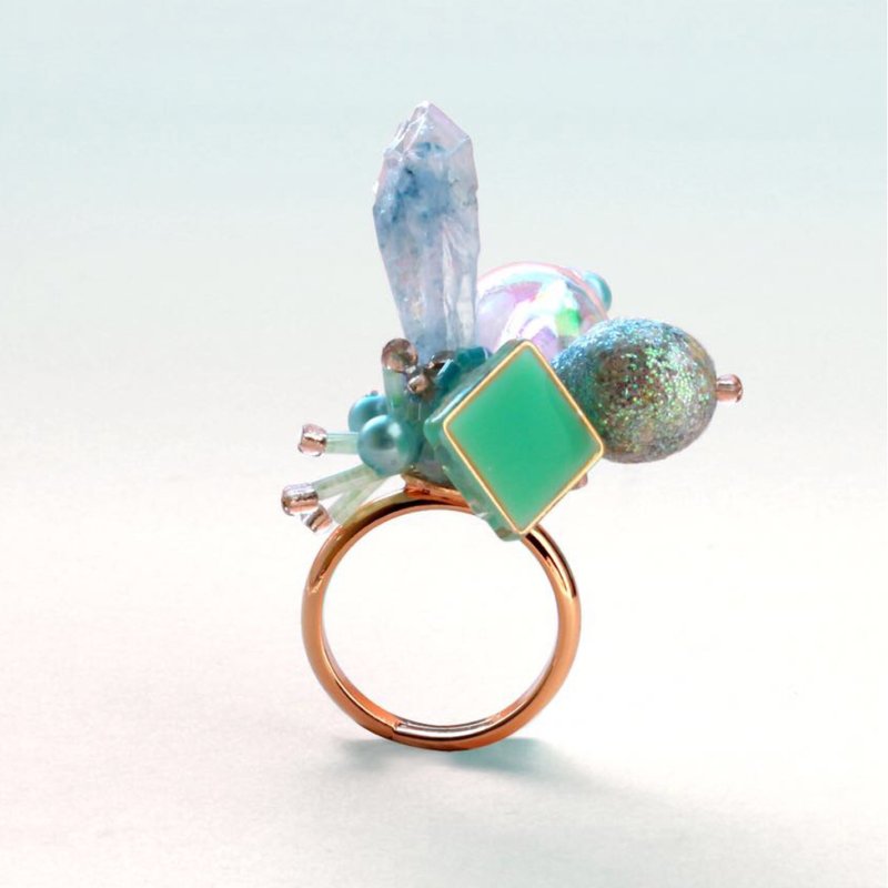 Blossom candy. Sky blue drops crystal spade mini ring