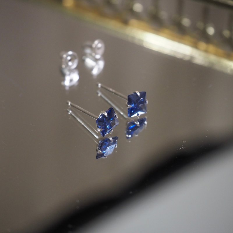 ll modo彩鋯耳針 ll 5mm方形坦桑藍色 925銀耳針 / 一對 ER-00078 - 耳環/耳夾/耳骨夾 - 純銀 紫色