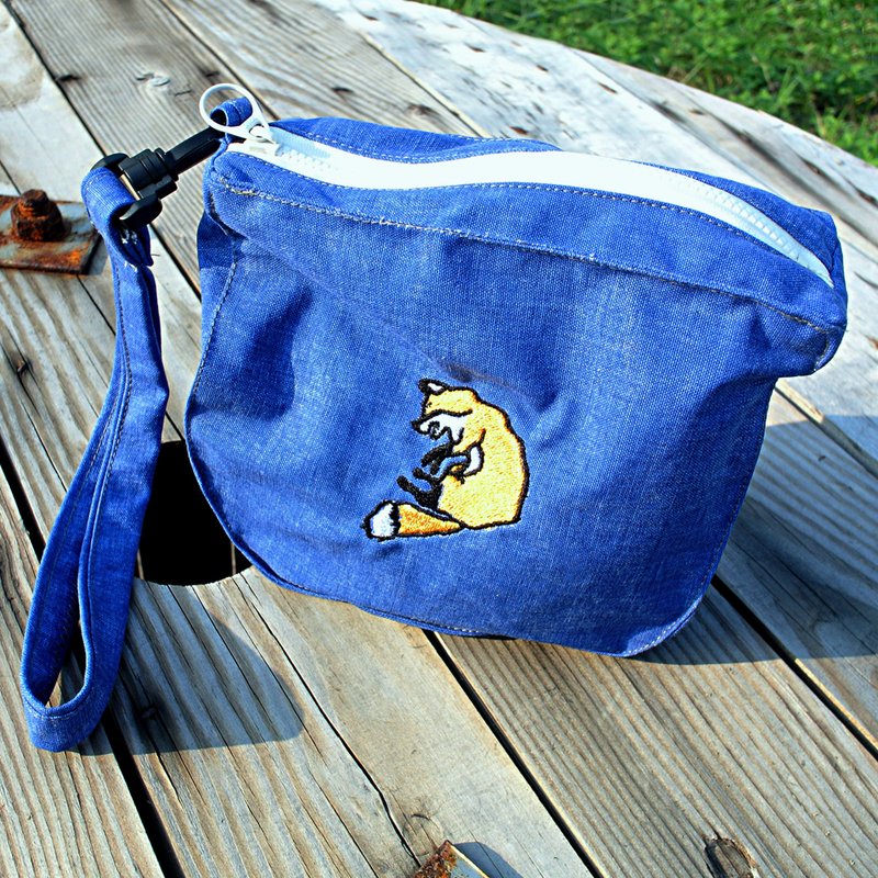 Embroidery curly little fox bag / cosmetic bag / Storage bag - blue jeans
