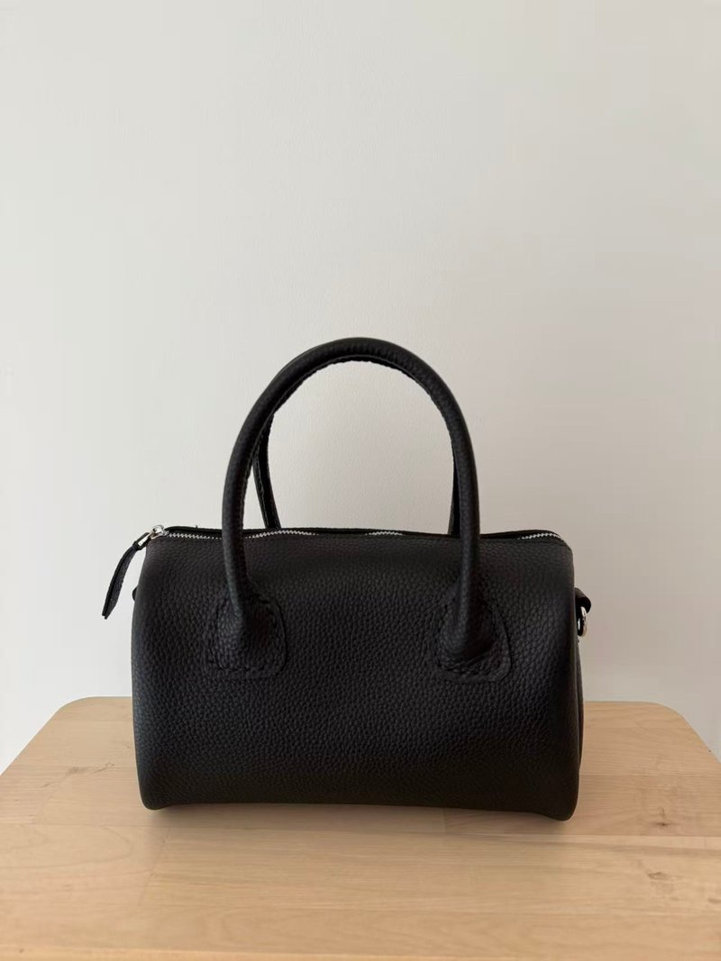 小眾設計簡約風手縫制黑色牛皮迷你手提包 - 手提包/手提袋 - 真皮 黑色
