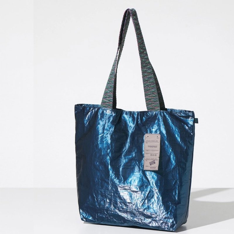 【Pinkoi 線下活動預購商品】Miyansol皺皺托特包-Y.鈦藍千層 - 側背包/斜背包 - 紙 藍色