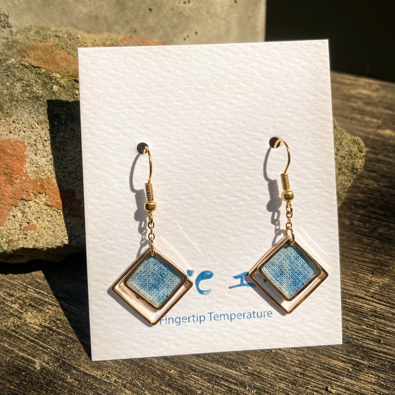 Small square blue dyed earrings