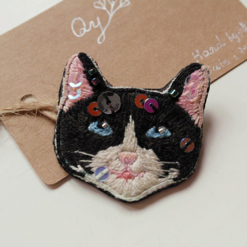 Qy's cats 黑白色貓 手工刺繡胸針 別針 禮物