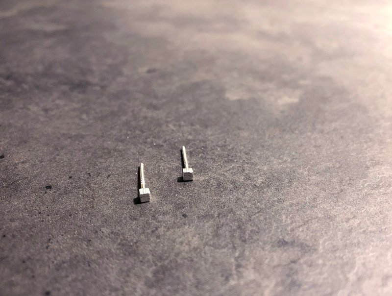 Mini cube Stud Earrings