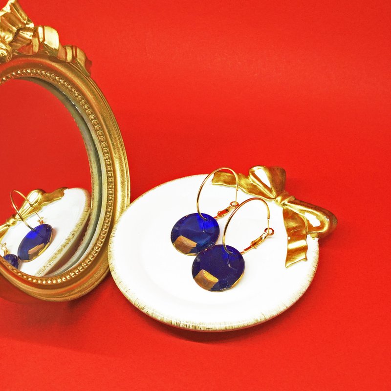 Mirror Mirror of Time - blue fingertips (ear pin earrings / large) hand painted / Geometry / circle