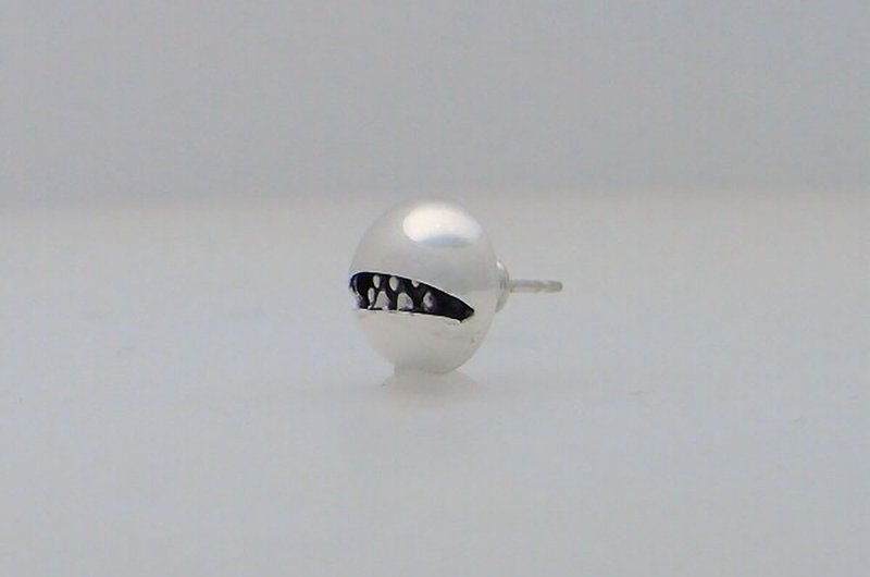 anti smile ball_S Pierce type:B (s_m-O.40)銀 耳釘 穿孔耳环 sterling silver stud earring - 耳環/耳夾/耳骨夾 - 純銀 銀色