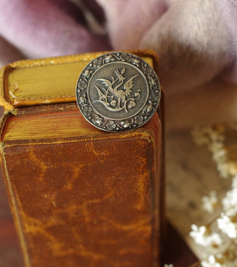 老又好古董珠寶 銀色浮雕鳳凰神獸花葉圓形絲巾夾 新藝術 - 圍巾/披肩 - 其他金屬 銀色