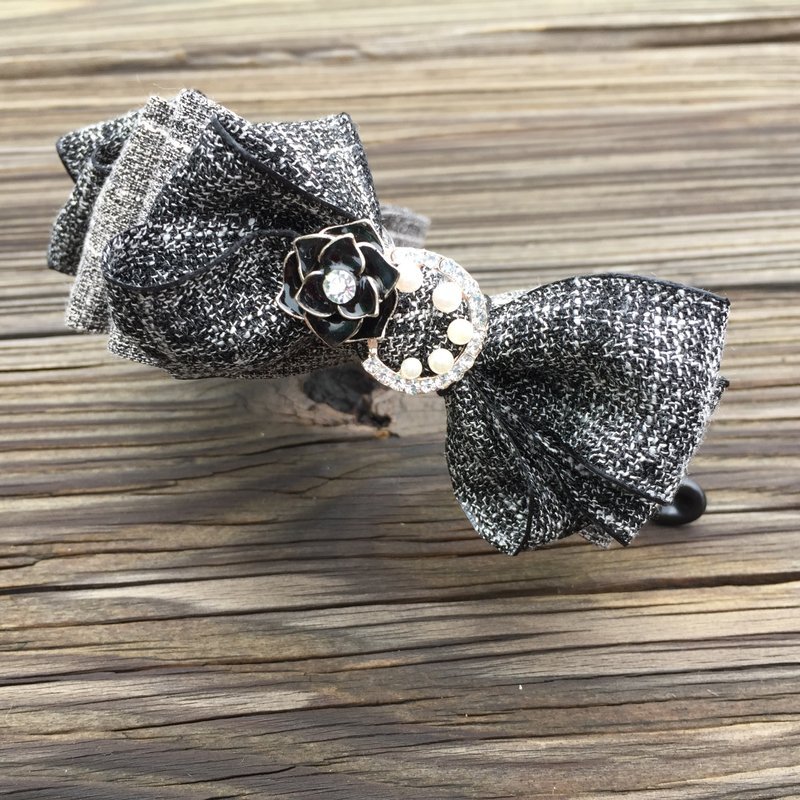 Black and gray color small fragrant banana clip