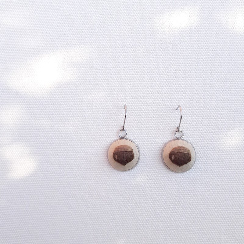Chestnut hand embroidery earrings