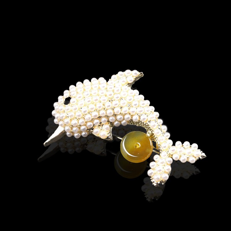 冰黃翡平安扣珍珠海豚設計款胸針 | 天然緬甸玉A貨翡翠 | 送禮 - 胸針 - 玉石 黃色