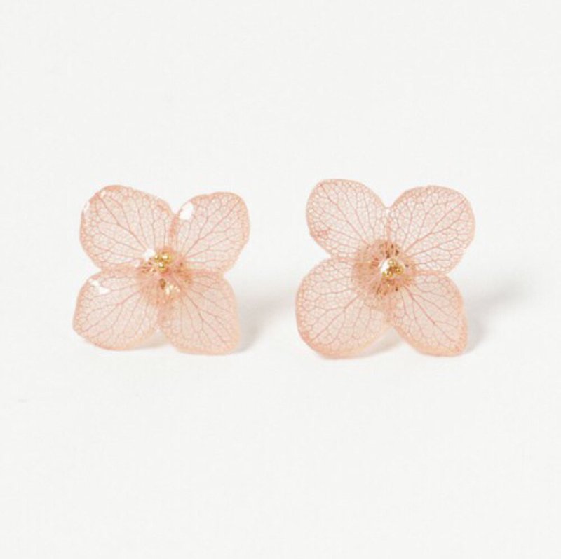Hiragi hydrangeas earring / salmon pink