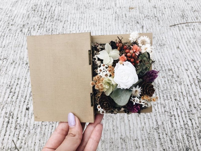 Want to dry flower book box