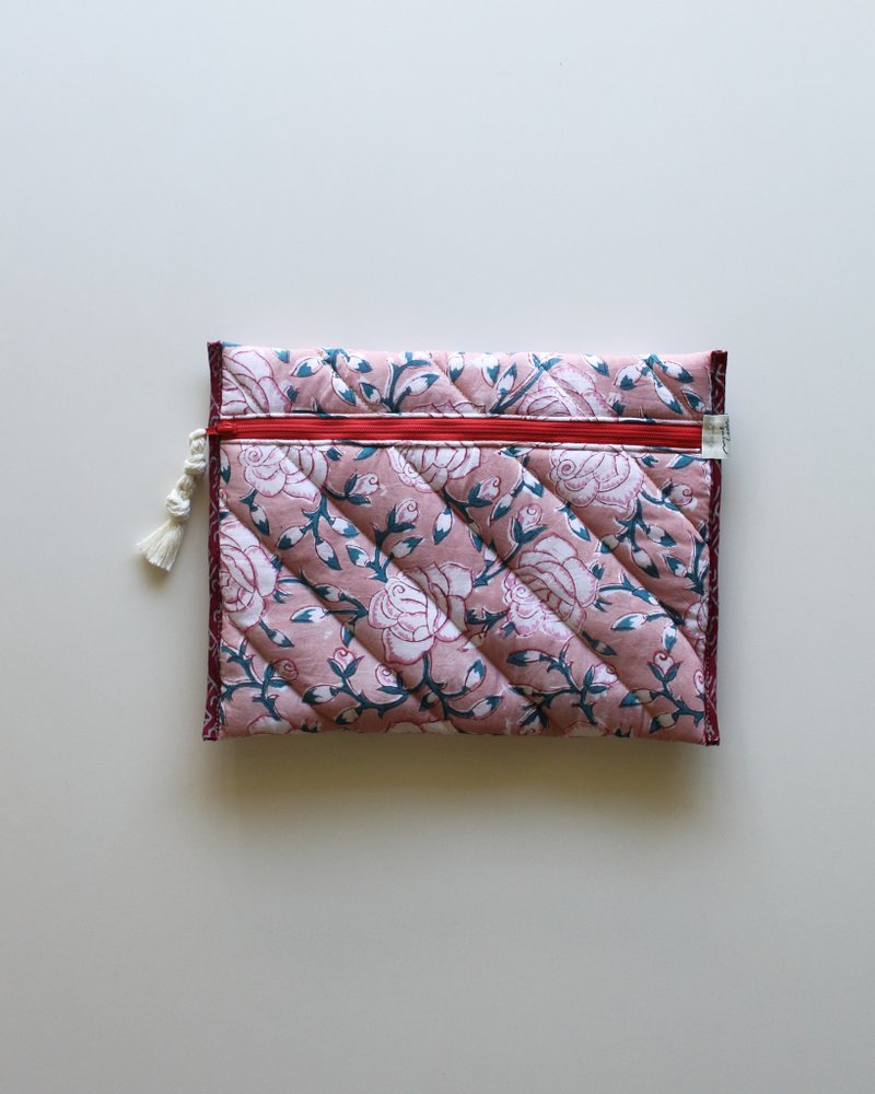 Block quilt Tablet Sleeve. /Rose - 電腦包/筆電包 - 棉.麻 粉紅色