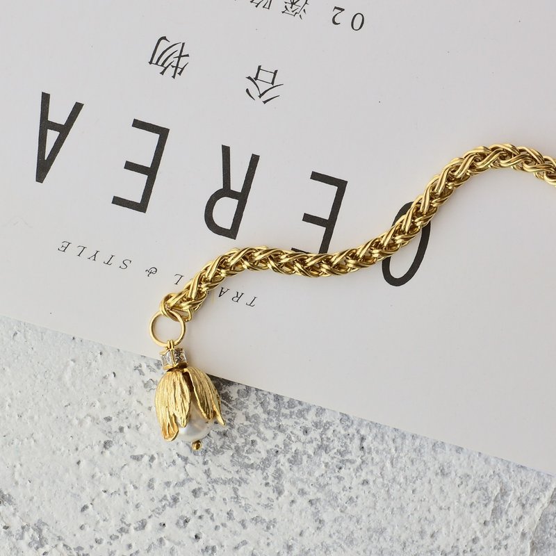 Retro handmade pearl zircon brass bracelet flower bud