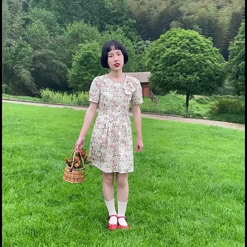復古碎花 昭和花花法式復古少女蝴蝶結洋裝 碎花連身裙夏季短裙 - 洋裝/連身裙 - 棉.麻 咖啡色