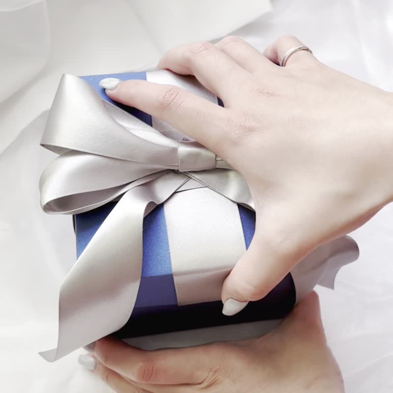 客製化手工禮物盒|生日禮物|情人節禮物|男朋友禮物(藍色) - 禮物盒/包裝盒 - 紙 藍色
