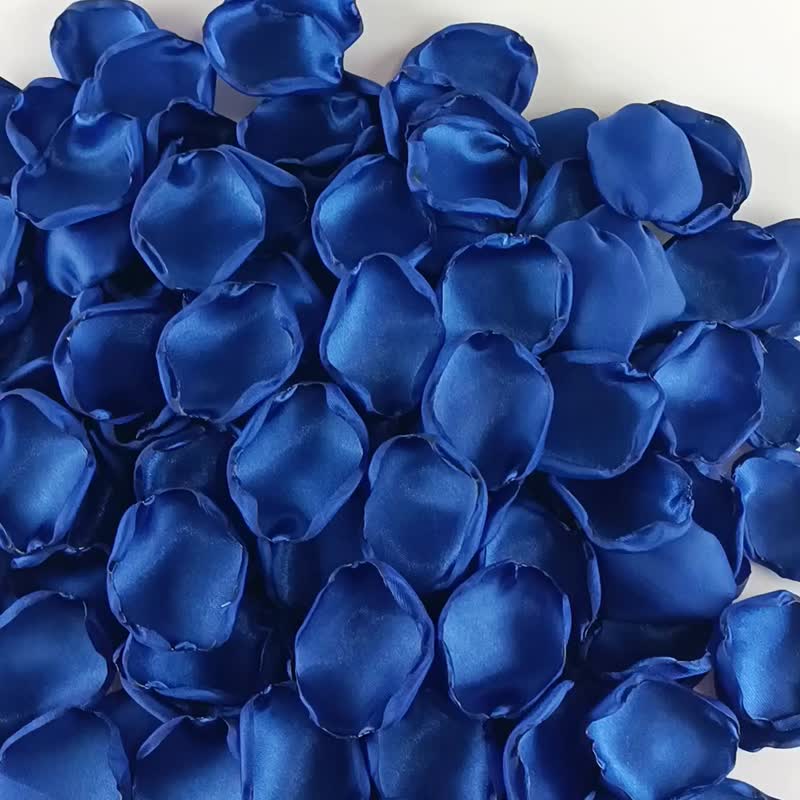 Indigo Blue Wedding flower petals Royal blue wedding rose petals Electric blue - 乾燥花/永生花 - 絲．絹 