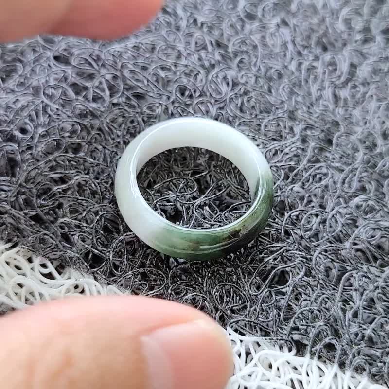 【親翠】天然翡翠 冰牛奶墨油綠超特色手指鐲14號戒圈 - 戒指 - 玉石 多色