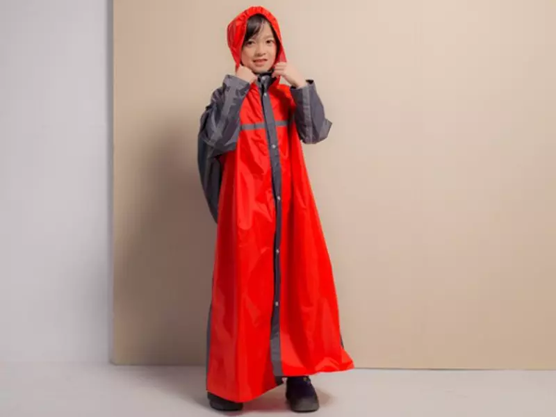 雨衣推薦 Outperform 兒童頂峰背包款前開式雨衣