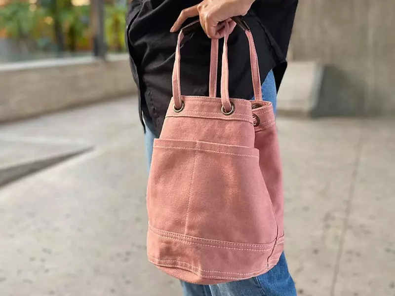 泰國包包推薦：UNDERLINEBAGS & MORE 迷你粉色帆布水桶包