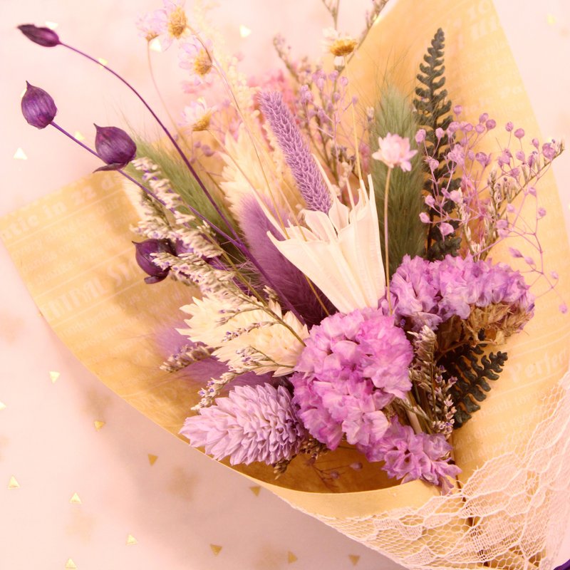 │豐富美麗人生│畢業季手綁花束 │M│加贈手工花卡│乾燥花│不凋花│花束│畢業│禮物│祝福│ - 花藝/盆栽/植栽 - 植物．花 紫色