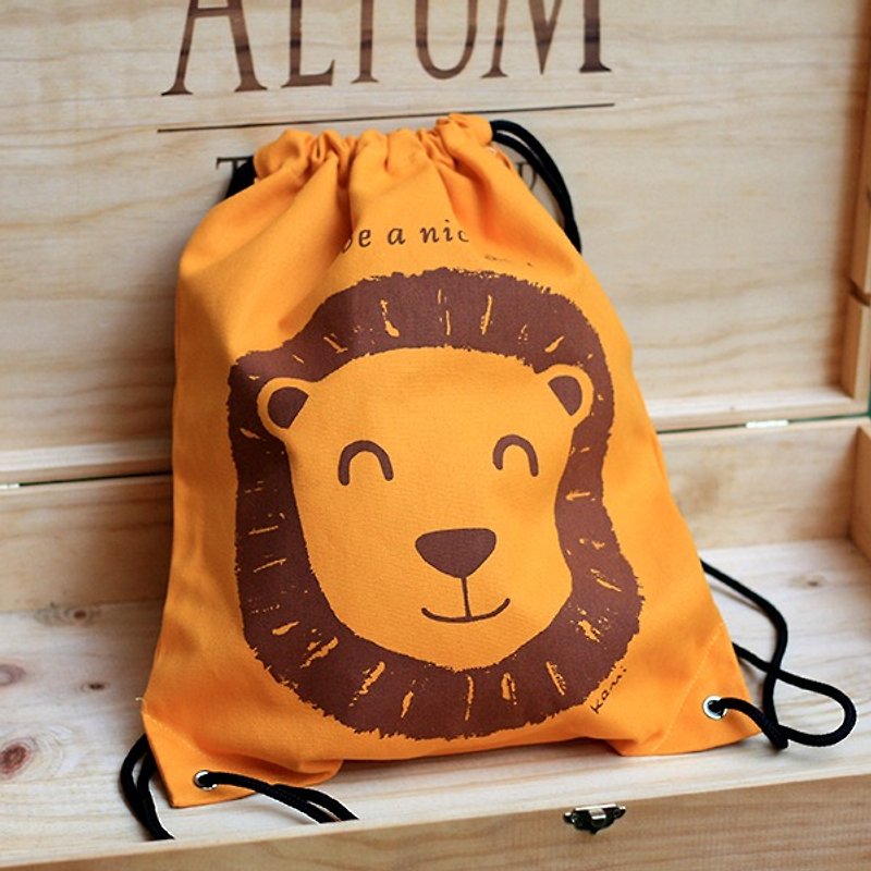 Drawstring Drawstring Backpack 狮子 Lion Cotton Backpack - กระเป๋าหูรูด - วัสดุอื่นๆ 
