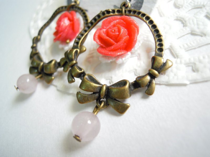 【Lady Park】．手工玫瑰．●可愛甜美粉水晶蝴蝶圈圈●．(俏皮亮紅色)使用抗過敏不繡鋼針 - Earrings & Clip-ons - Other Materials 
