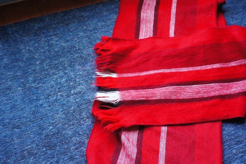 South American handmade alpaca scarf red - ผ้าพันคอถัก - วัสดุอื่นๆ สีแดง