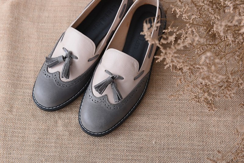 [Retro Party] Carved Tassel Loafers - Pink/Grey (22.5/25) - Women's Oxford Shoes - Genuine Leather Gray