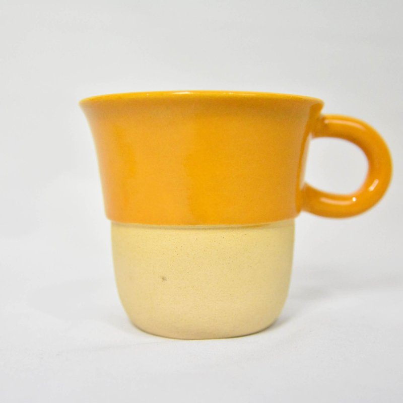 Cream Double Layer Mugs Mango Yellow _ Fair Trade - แก้วมัค/แก้วกาแฟ - วัสดุอื่นๆ สีทอง