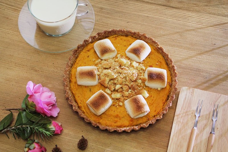 Puffs rain pumpkin pie / 8-inch - Savory & Sweet Pies - Fresh Ingredients Orange