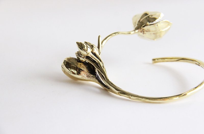 Golden Flower Bangle - Brass metal Cuff - 手鍊/手鐲 - 其他金屬 金色