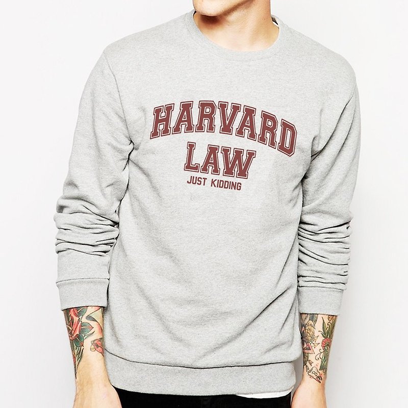 Harvard Law Just Kidding大學刷毛美國棉T-灰色 哈佛法律 開玩笑 趣味 英文 文字 - เสื้อยืดผู้ชาย - วัสดุอื่นๆ สีเทา