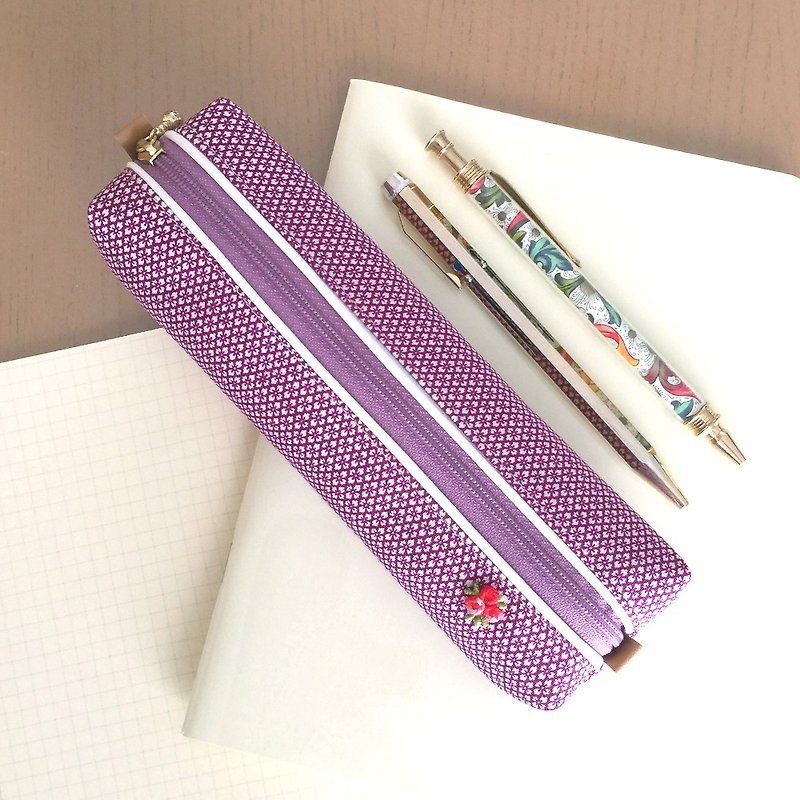 Pen Case with Japanese Traditional pattern, Kimono "Silk" - กล่องดินสอ/ถุงดินสอ - วัสดุอื่นๆ สีม่วง