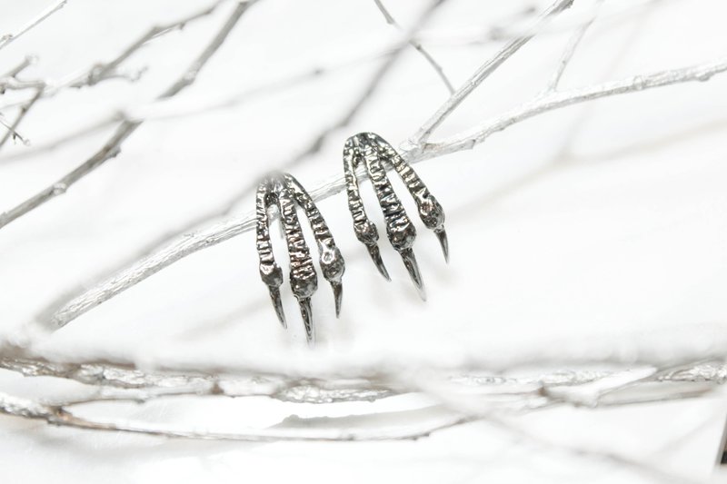 《爪》系列02－探索/純銀耳環/氧化銀 - 耳環/耳夾/耳骨夾 - 其他金屬 