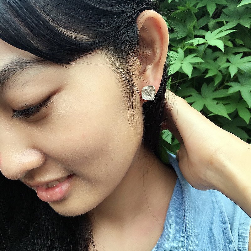 春雨~ 手工純銀方形耳針設計/手作的詩珍愛系列,愛自己幸福中 - 耳環/耳夾 - 純銀 