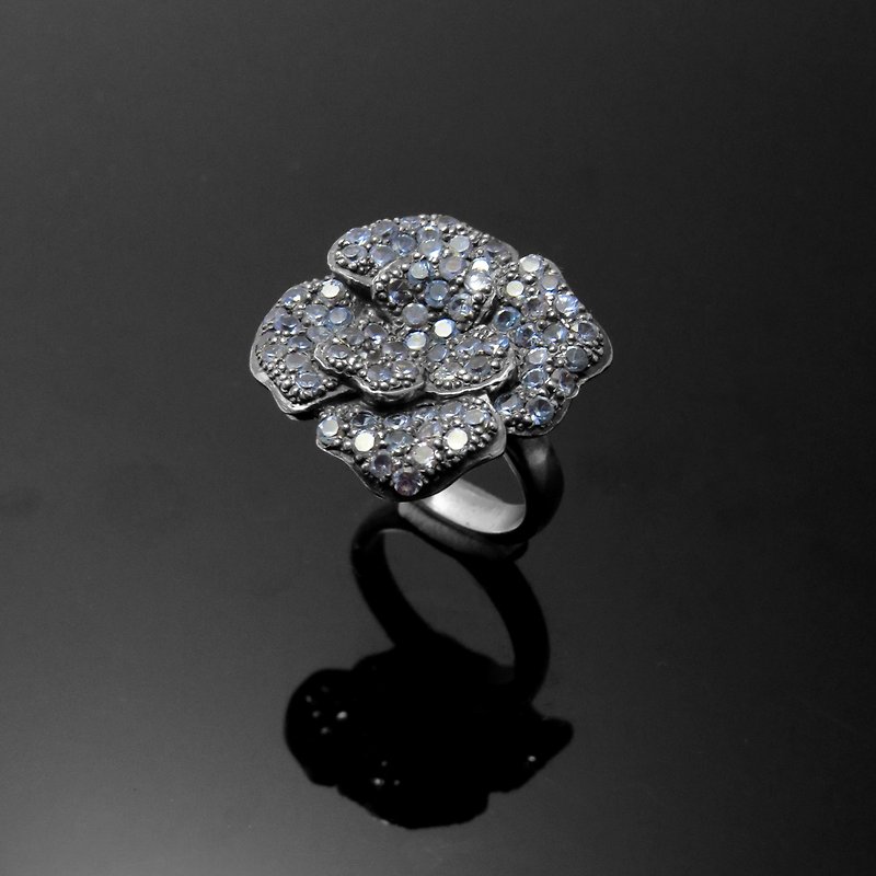 Stone Series / flower shape Stone diamond ring (live Wai) / 925 Silver - แหวนทั่วไป - โลหะ สีเงิน