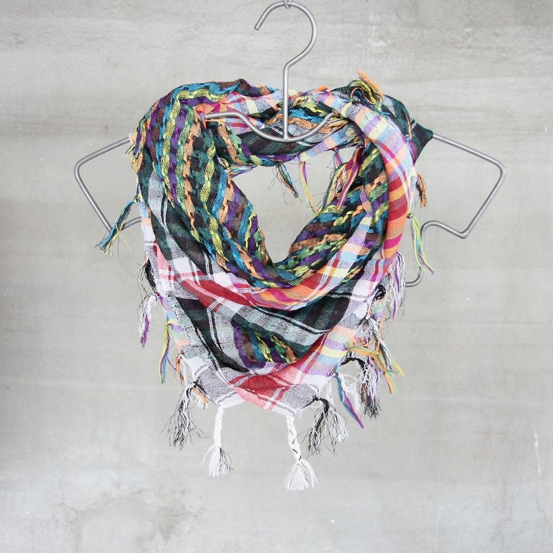 Houndstooth rainbow fringed large square scarf - ผ้าพันคอ - วัสดุอื่นๆ หลากหลายสี