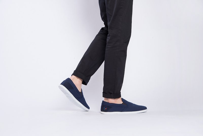 SLIP-ON  NAVY  PET RECYCLE and Eco-friendly shoes for MEN - รองเท้าลำลองผู้ชาย - วัสดุอีโค สีน้ำเงิน