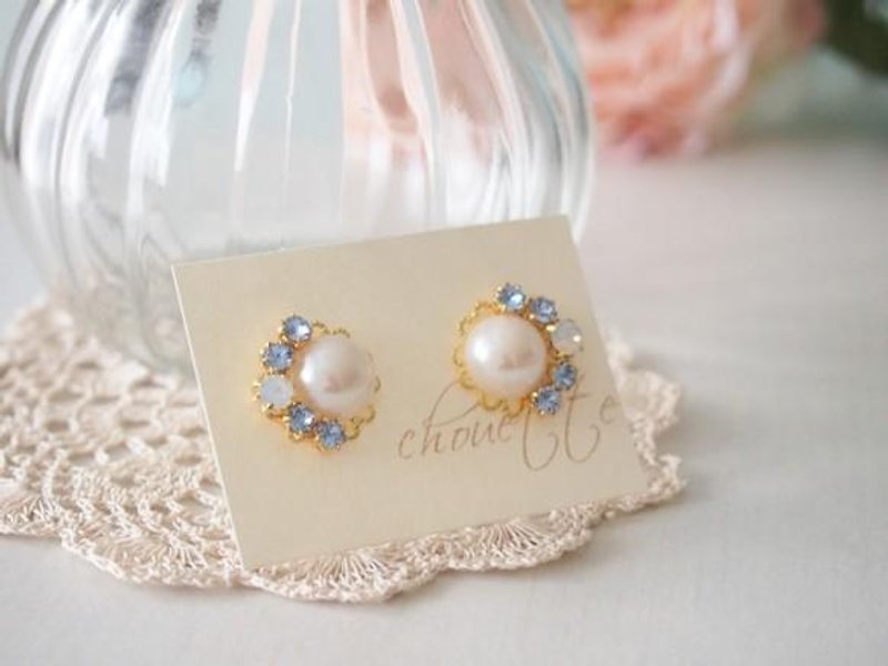 Pearl Bijou Earrings, Earrings Light Sapphire - ต่างหู - โลหะ 