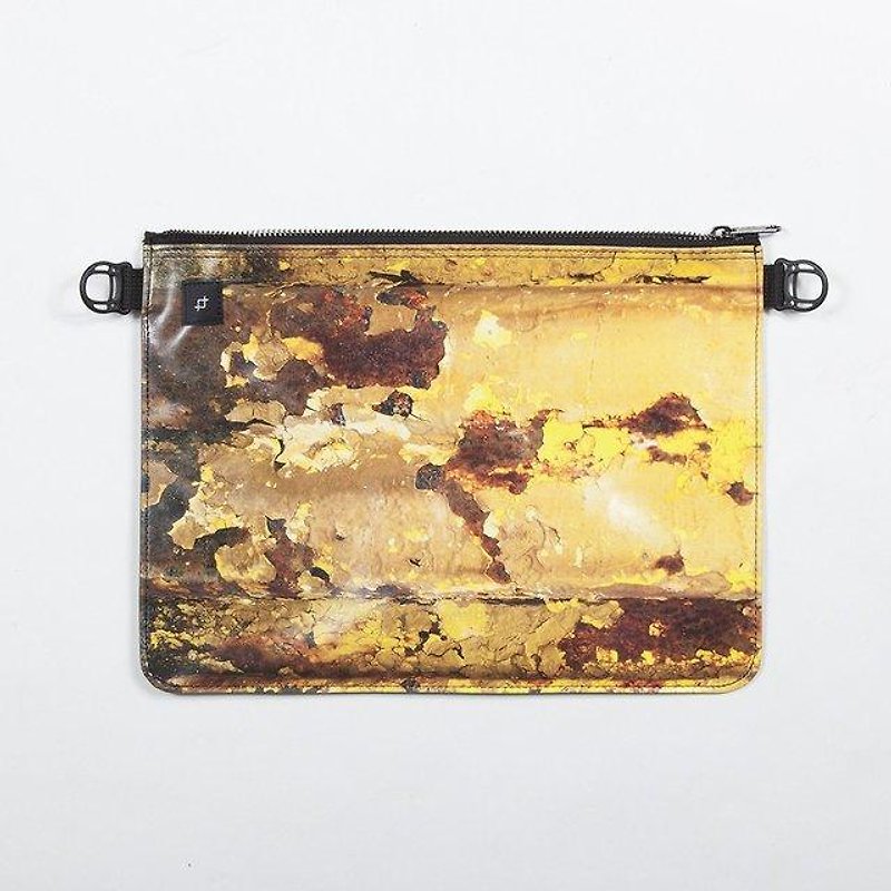 軽量 140g  黄色く錆びた鉄板　ボディーバッグ　Tcollector - トート・ハンドバッグ - その他の素材 