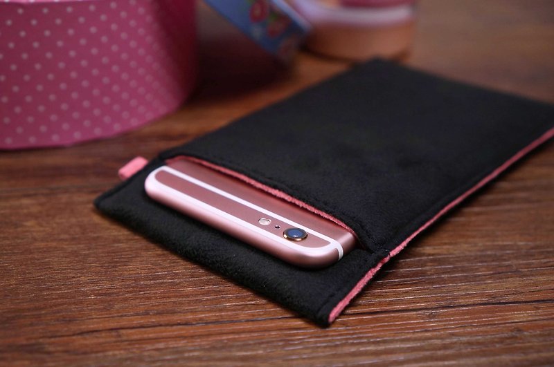 Ob2【BLACK X GOLDEN PINK】 Cleaning-Fiber cell phone pouch - Phone Cases - Polyester Pink