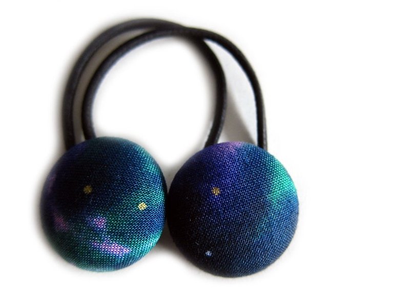 Hand-made cloth button hair headband ring outer space starlet - เครื่องประดับผม - วัสดุอื่นๆ สีดำ