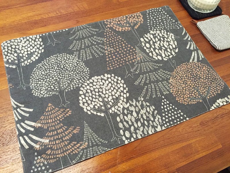 :: Lane68 :: hand-made placemat - forest trees - ของวางตกแต่ง - วัสดุอื่นๆ หลากหลายสี